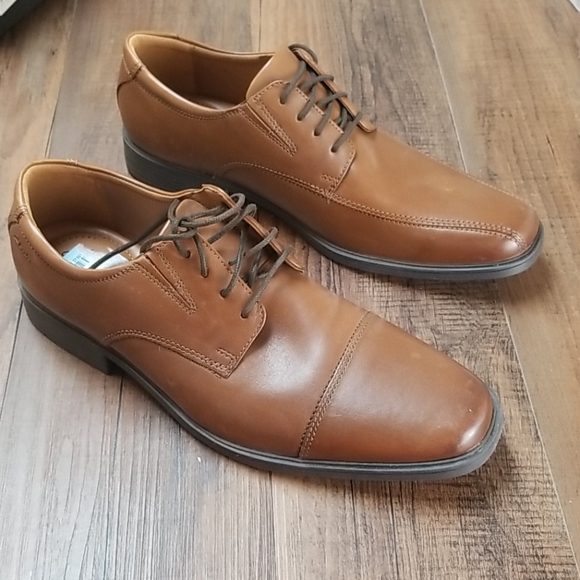 clarks men's tilden walk derbys